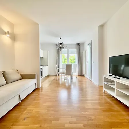 Attico Con Garage E Ampia Terrazza Privata