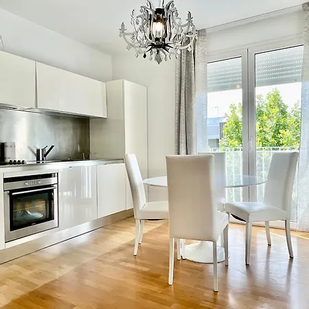 Attico Con Garage E Ampia Terrazza Privata *